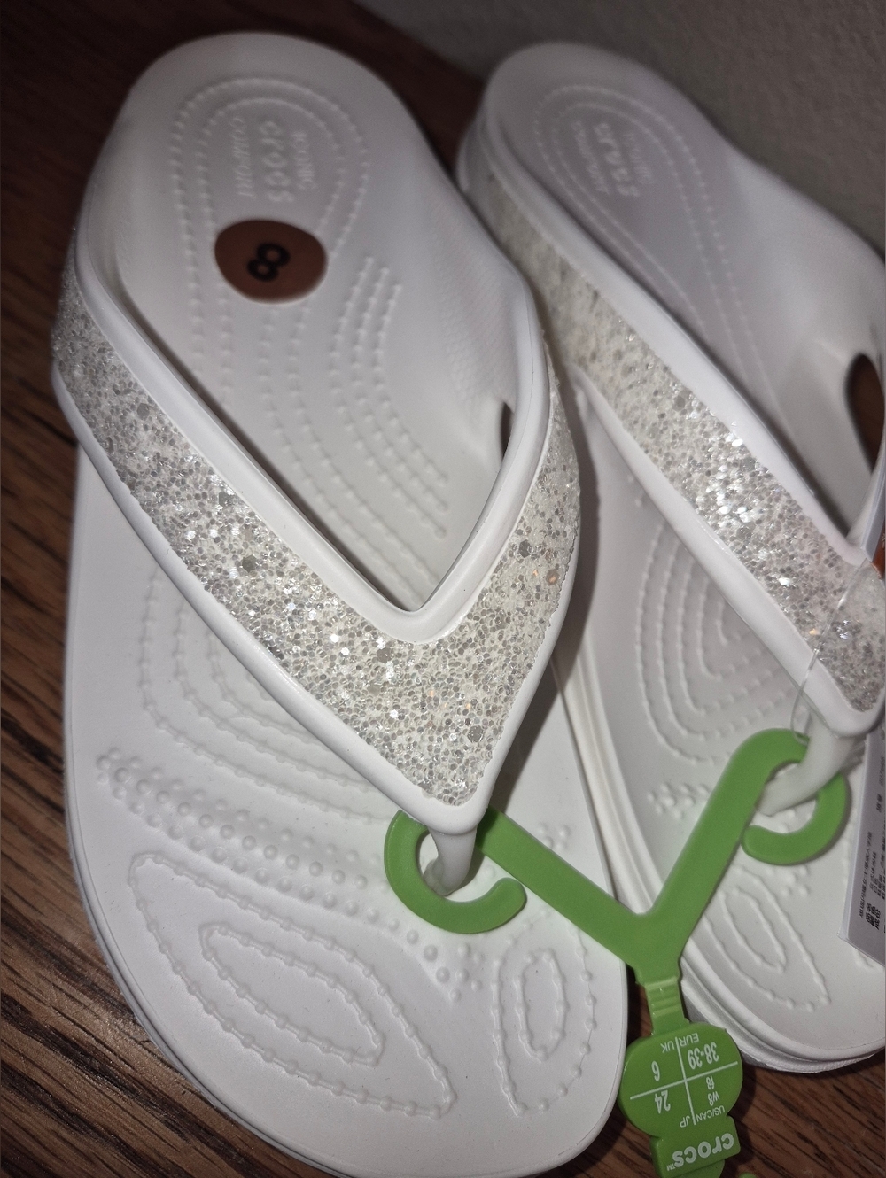 New With Tags White Crocs Women's Sloane Glitter flip-flop Wedge Sandals Size 8 - Picture 3 of 6